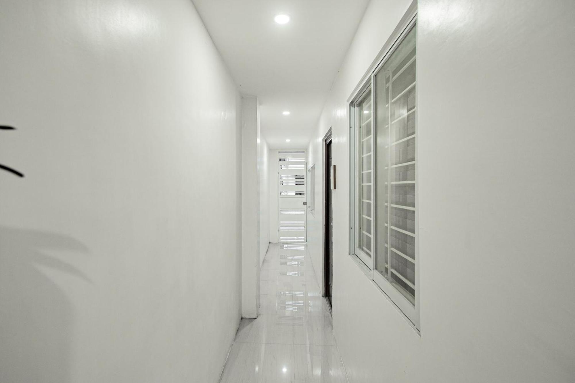 Oyo 605 The Quarters Manila Exterior foto